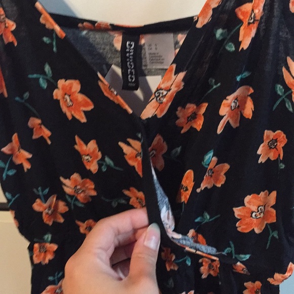 H&M black floral romper - Picture 3 of 5